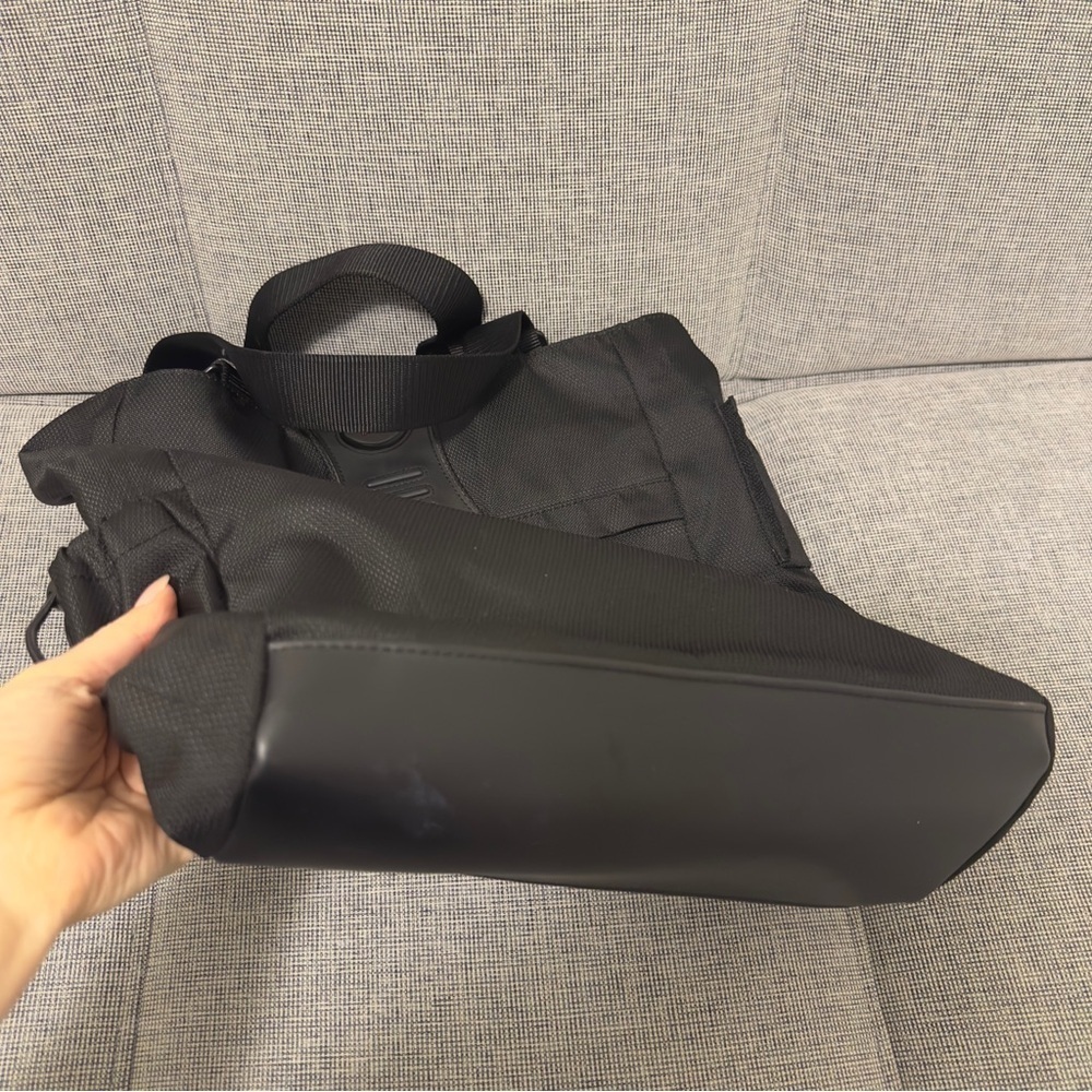 Tumi Black Tote Bag - Picture 4 of 10